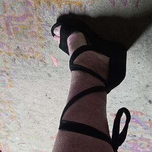 Chic Black Strappy Sandals